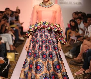 Karishma Kapoor in Neha Agarwal at Lakme Fashion Week 2015
