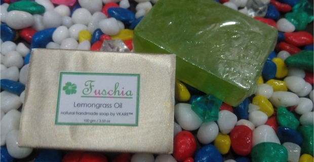 Beauty Reviews- Fuchsia tea rose & Lemongrass Oil Soap Review