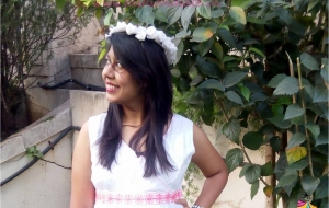 Of floral Crowns & White Gowns – Balancing Comfort & Style this Summer!