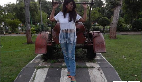 3 different ways to style ripped denims – part 2