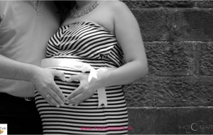 15 adorable Maternity Photoshoot ideas and some fashion tips!