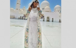 Style Insider 2024: Latest Fashion Trends in Ethnic Suit Outfits