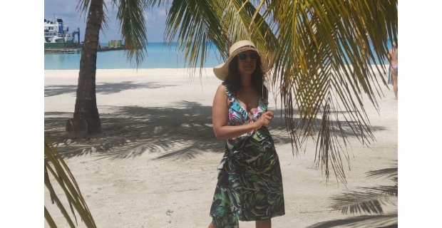 Chic Waves: Explore the Latest Fashion Trends Redefining Beachwear in 2024